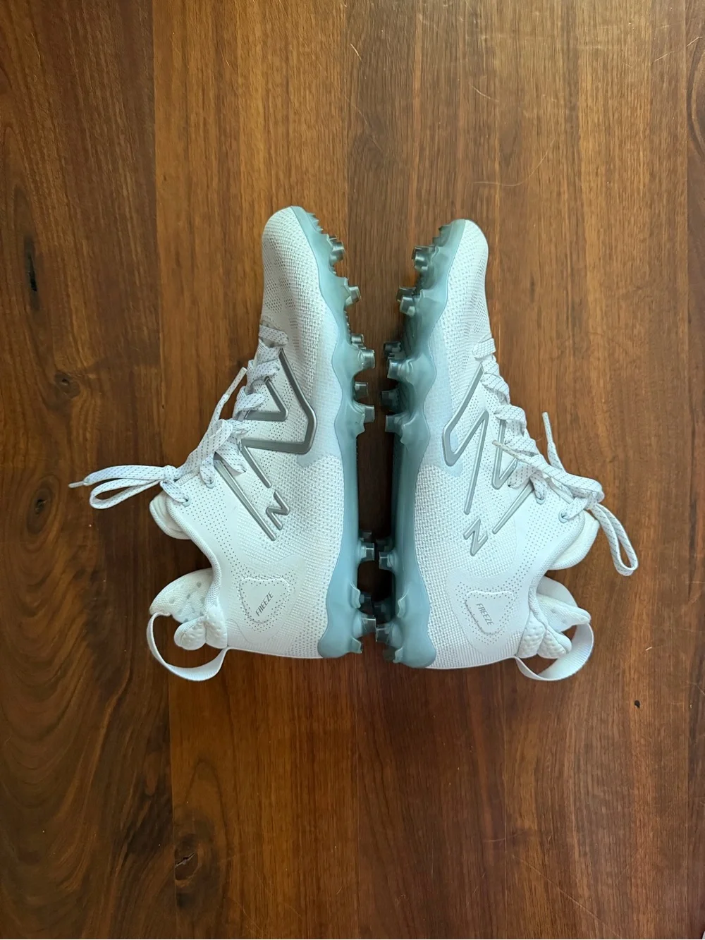 EUC Women’s New Balance Freeze White Lacrosse Cleats - Size: W 8.